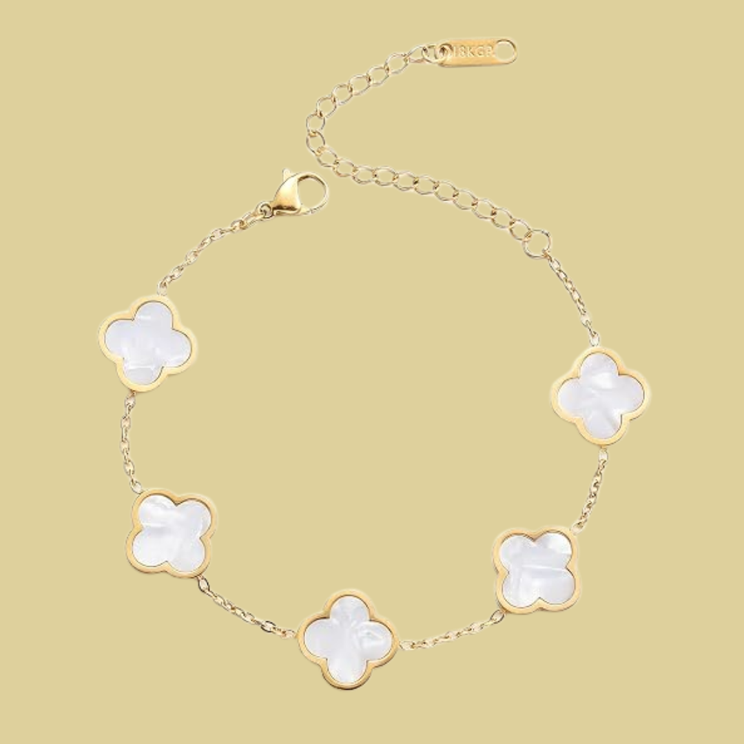 Marit – Elegantes Armband mit vergoldeten Kleeblatt-Motiven