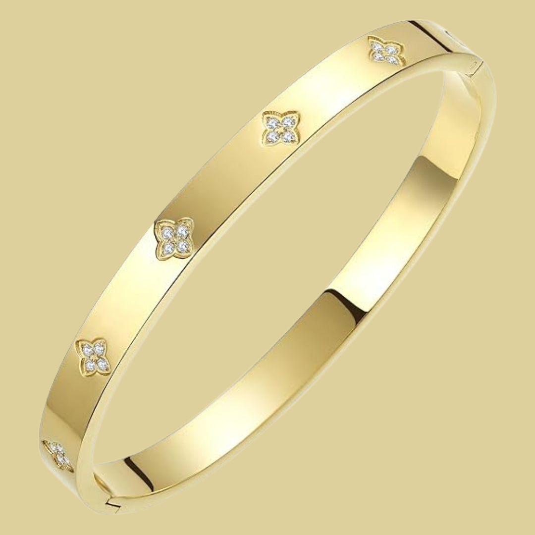 Helena – Edler Armreif mit funkelnden Blüten-Akzenten und Goldfinish